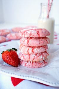 strawberry cake mix crinkle cookies | The Baking Fairy #FoodBloggerLove