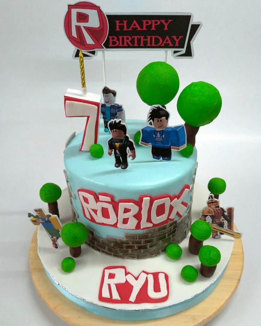 Roblox Girl Cake