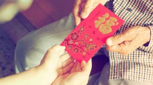 Young People Shun Tradition of Gift Giving in China