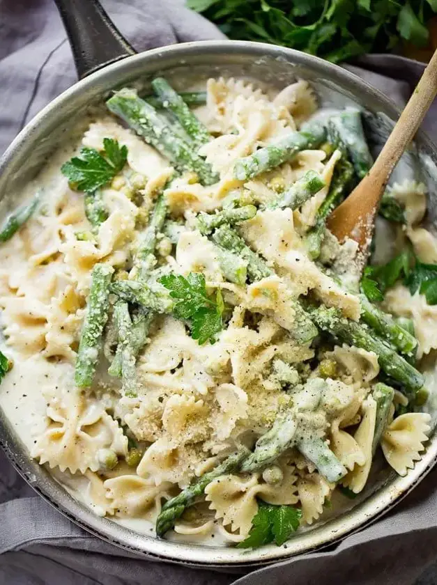 Creamy Asparagus Pasta Recipe