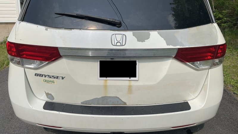 Honda Owners File Class Action Lawsuit Over Peeling White Paint