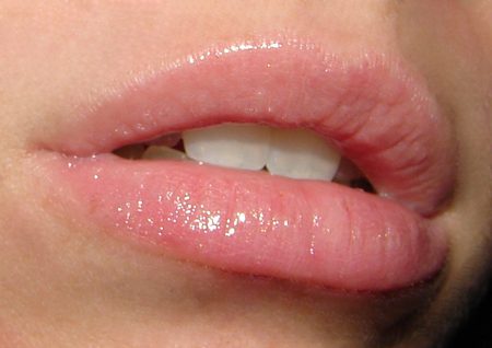 Cargo's New Lip Gloss with Timestrip® Technology - The Fashionable ...