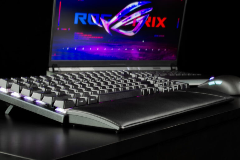 Asus ROG Strix Scope II 96 Wireless Keyboard Press