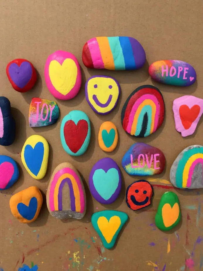 25+ Inspiring Painted Kindness Rock Ideas for Kids