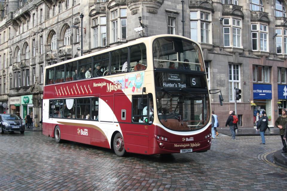  The quick-thinking driver took the bus straight to hospital