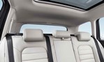 2014-Volkswagen-Golf-Variant-seating-in-rear 3