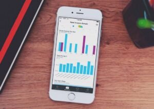 Staying Competitive: How Analytics Powers Mobile App Updates