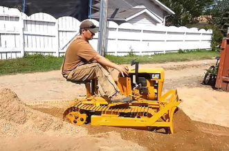 Mini Cat dozer