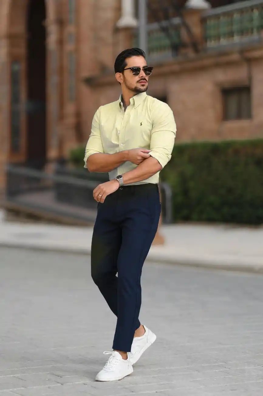 Do navy blue shirts and white pants look good together  Quora