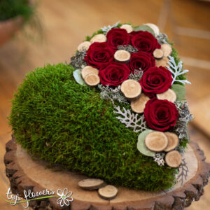 Arrangement with eternal roses | Forest Love