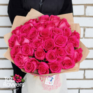 31 Cyclamen roses | Bouquet