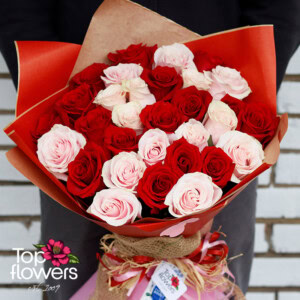 31 Red and pink roses | Bouquet