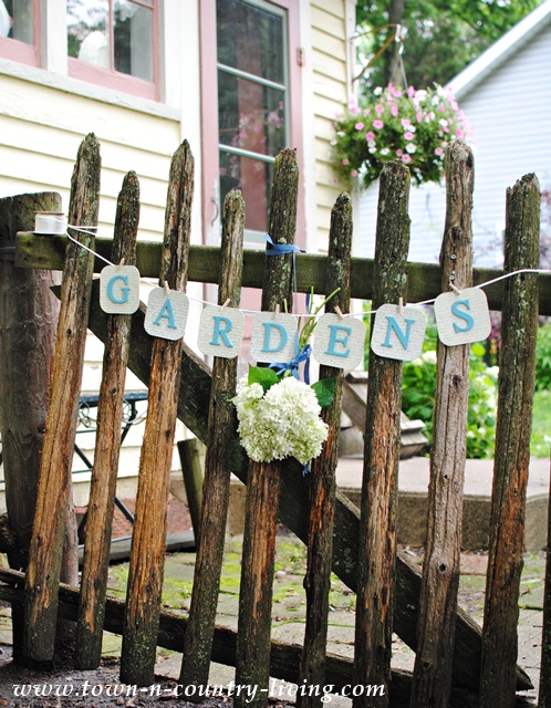 How to make a simple garden banner