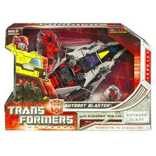 Transformers Universe Series Voyager Class Autobot Blaster