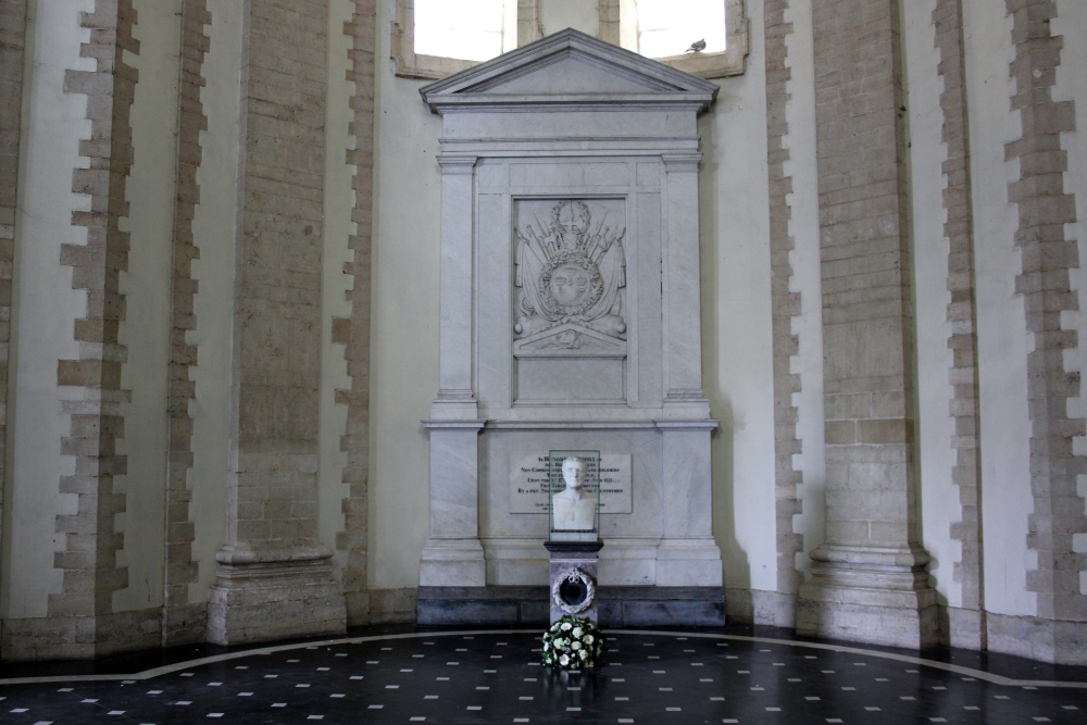 Memorials �glise Saint-Joseph Waterloo