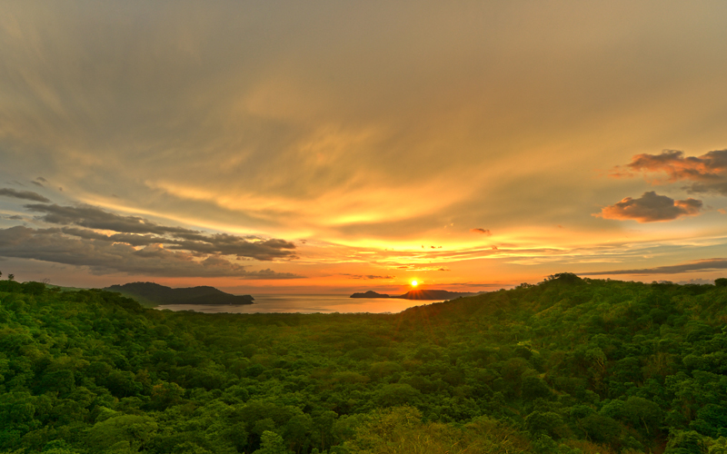 If you are looking for the best beach places to visit in Costa Rica, then Papagayo peninsula should be in your list. The most beautiful beaches are here!