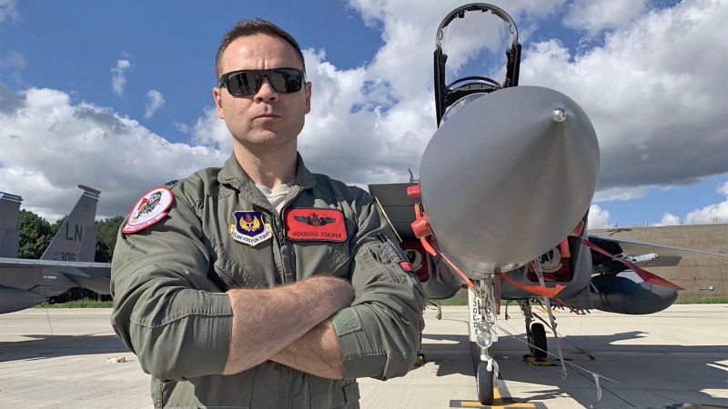 Strike Eagle Pilot Gives A Detailed Walk Around Tour Of An F-15E