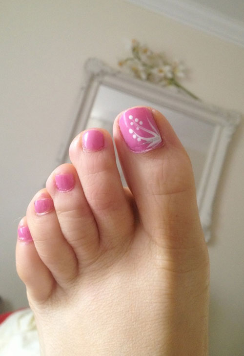 Toe nail art