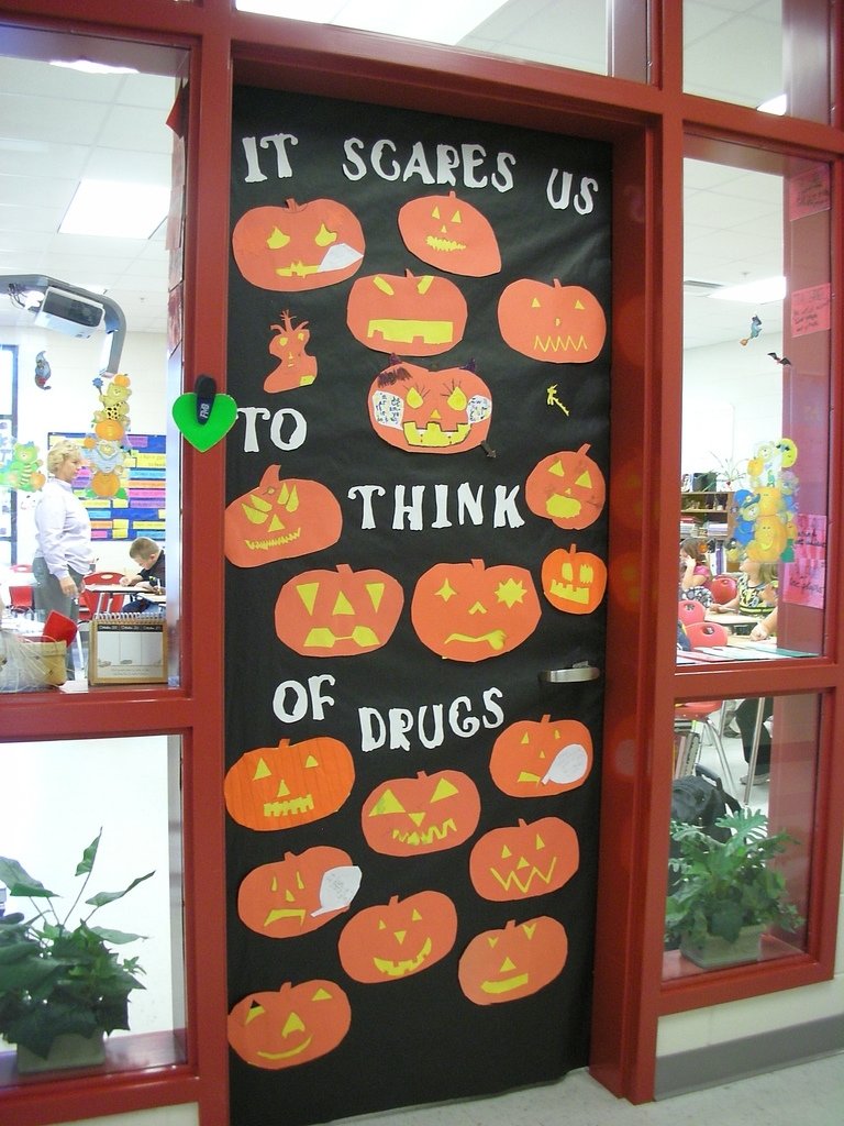 10 Great Red Ribbon Week Door Decorating Ideas 2024