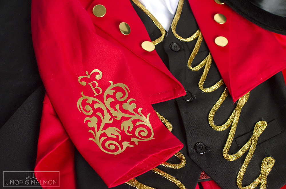 DIY Greatest Showman Costume: handmade PT Barnum costume with a pattern for the tailcoat!