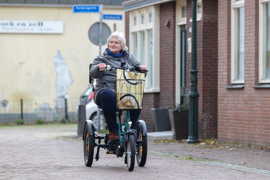 Easy Go scootmobielfiets voor oudere dames Van Raam