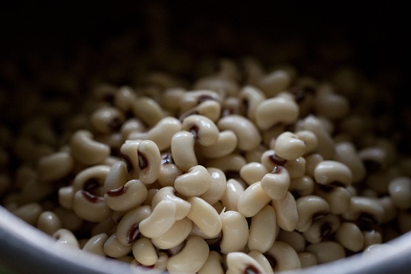 black eyed beans or lobia in cooker