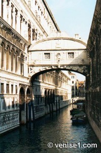 Pont des soupirs à Venise