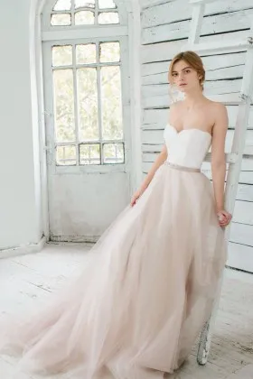 romantic white lace and blush tulle strapless sweetheart A line wedding dress