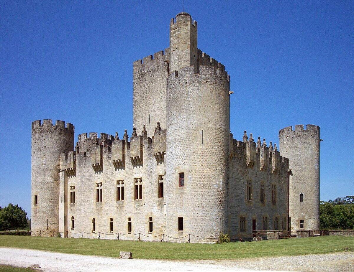 Château-de-Roquetaillade-gironde-south-of-frances-castles