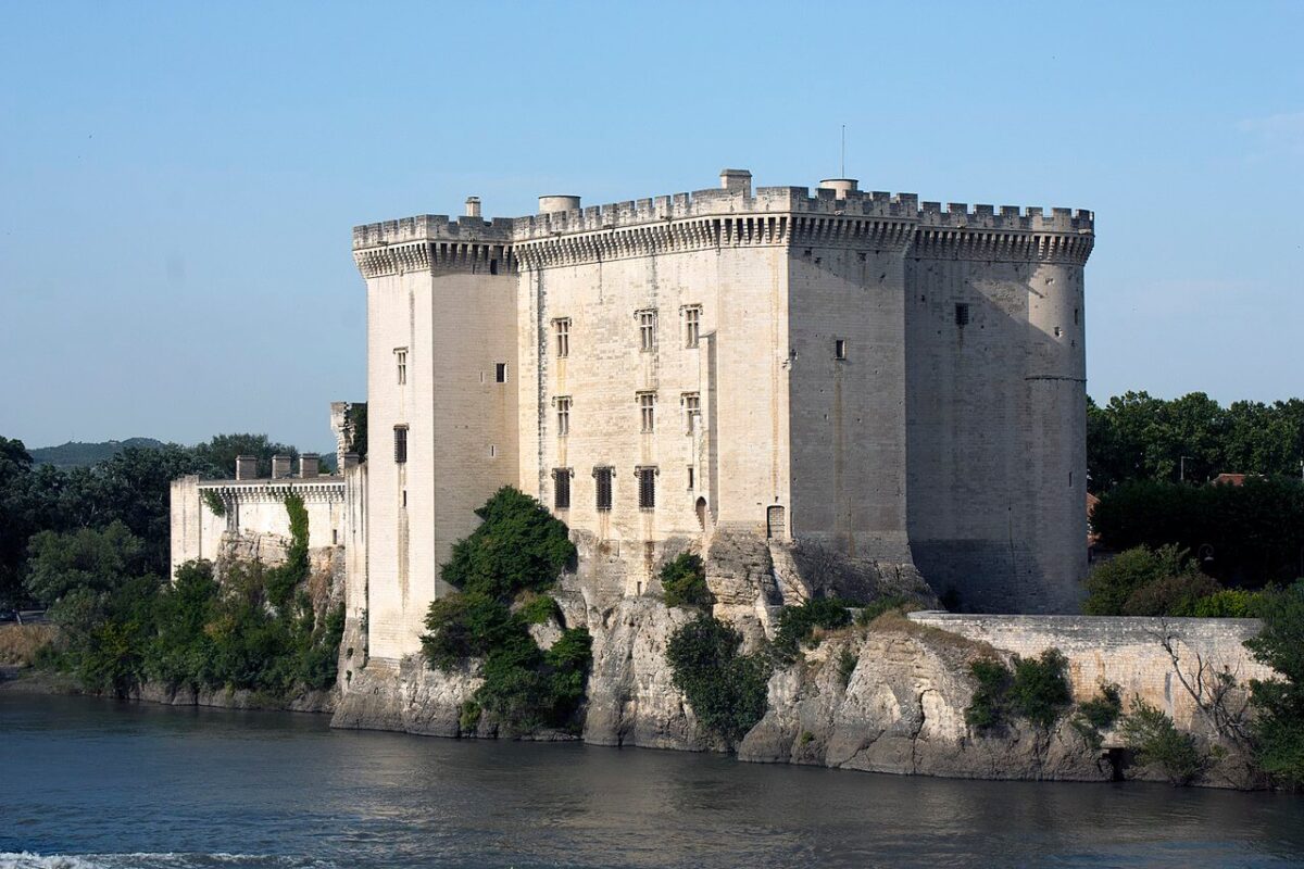 Tarascon-Château-du-Roi-René-castles-south-of-france