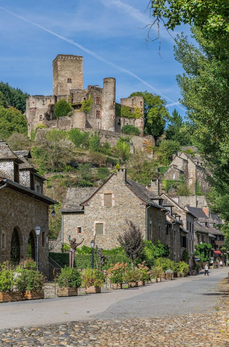 castle of belcastel dordogne france