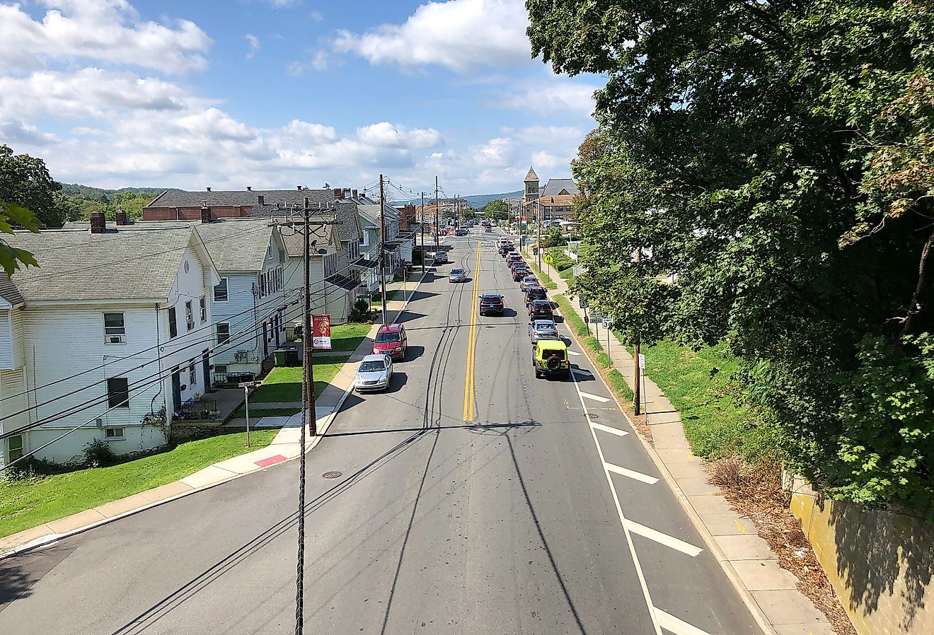 State Route 57 (Washington Avenue) from the overpass for the rail line between Railroad Avenue and Boulevard in Washington, Warren County, New Jersey. Image credit Famartin, CC BY-SA 4.0 <https://creativecommons.org/licenses/by-sa/4.0>, via Wikimedia Comm