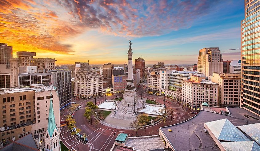 Indianapolis, Indiana, USA skyline over Soliders' and Sailors' Monument at dusk.