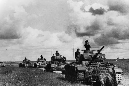 Panzer III column - German Armored Forces & Vehicles | Gallery