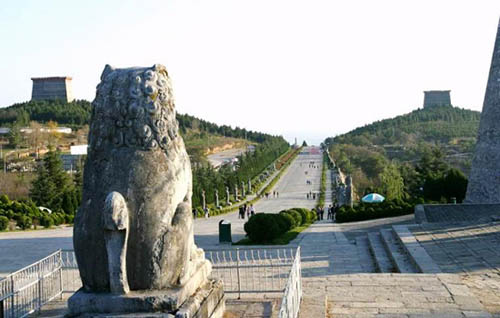 Soul of Ancient Xian: Qianling Mausoleum & Xianyang Museum Day Tour from Xi'an