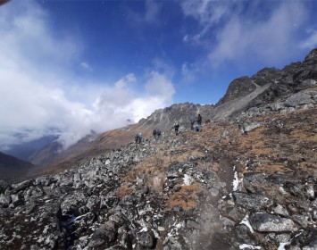 Near Selele Pass