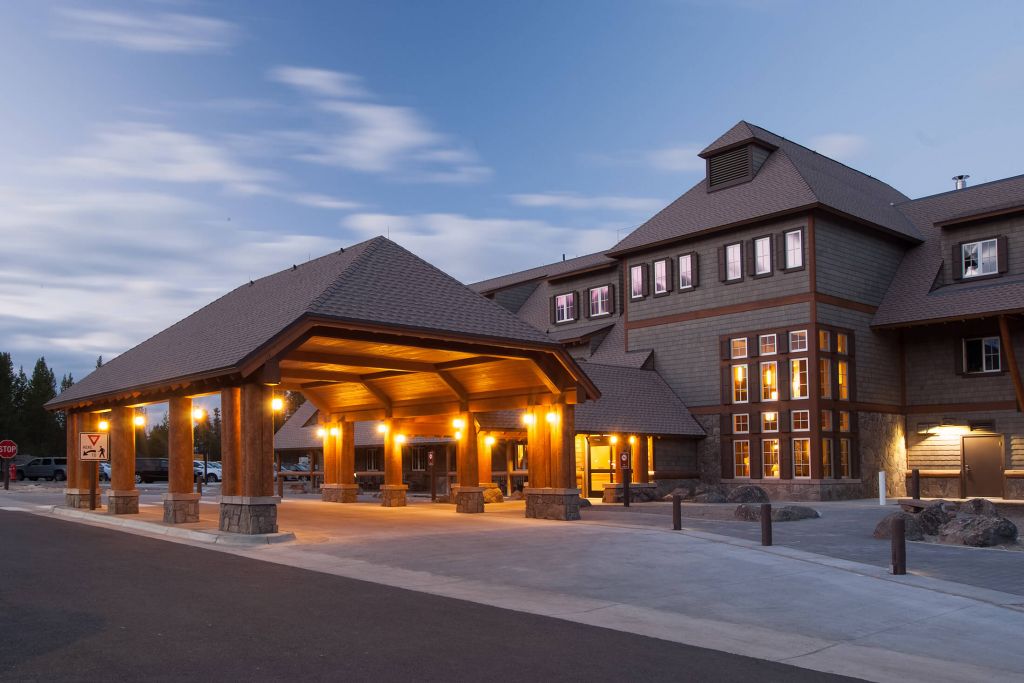 Yellowstone National Park Lodging