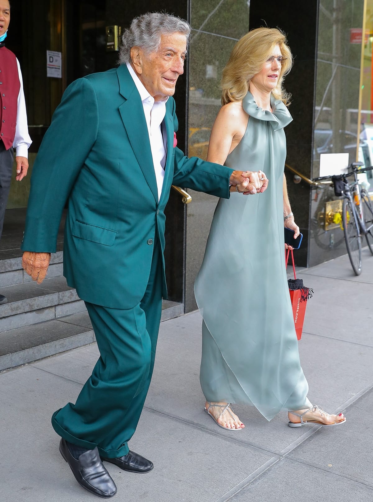 Tony Bennett and his wife Susan Crow heading to performance with Lady Gaga