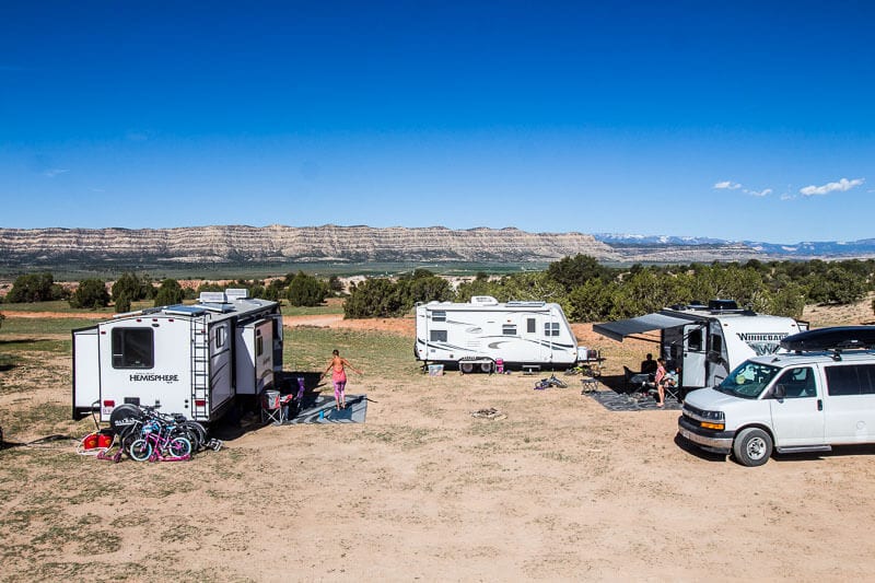 rvs parked at Hole in the Rock boondocking site