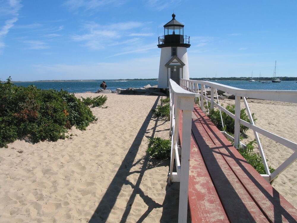 small lighthouse on nantucket