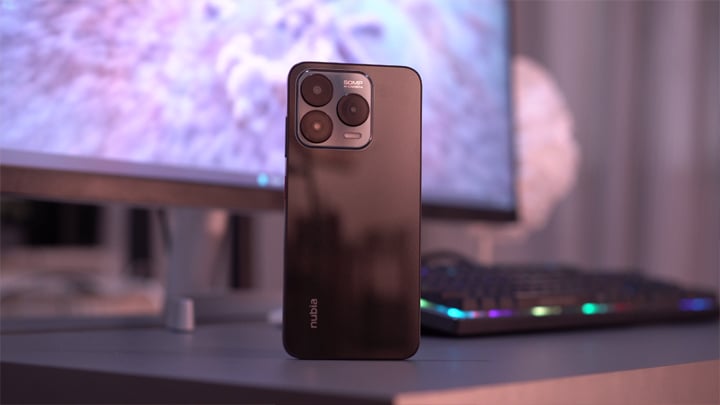 nubia V70 Design Review