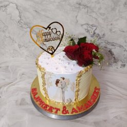 Customised Anniversary Cakes