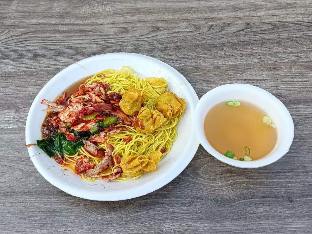 Hwa Kee Barbeque Pork Noodle: Wanton Mee & Soup