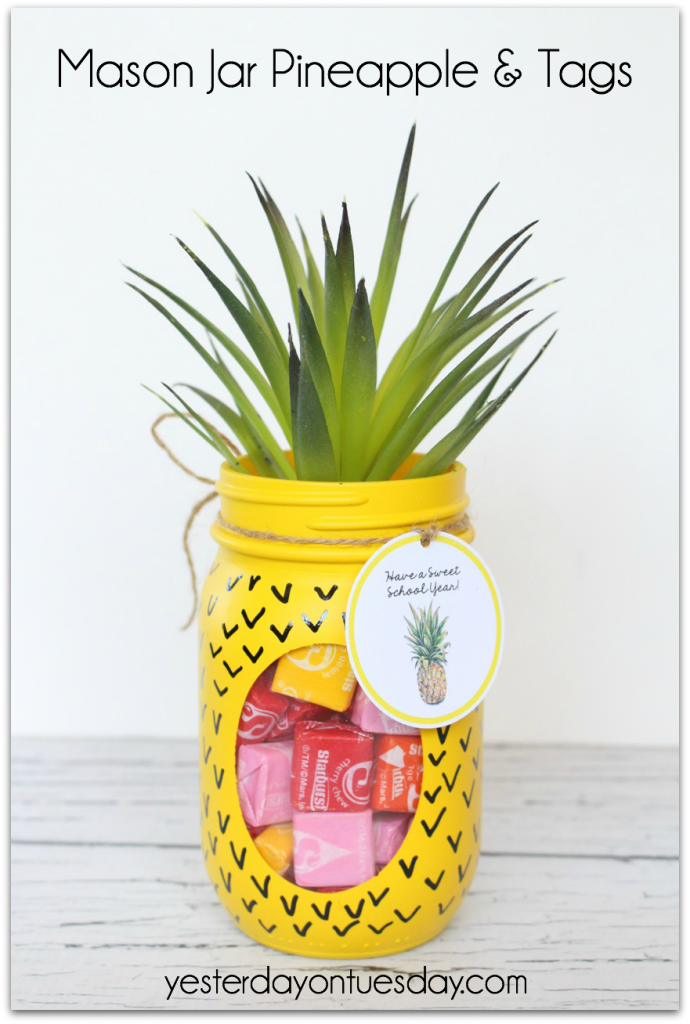 Transform a plain mason jar into a fun pineapple candy jar, plus free printable tags. Perfect back to school teacher's gift.