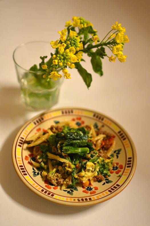 村で頂いた菜の花でパスタをつくる。