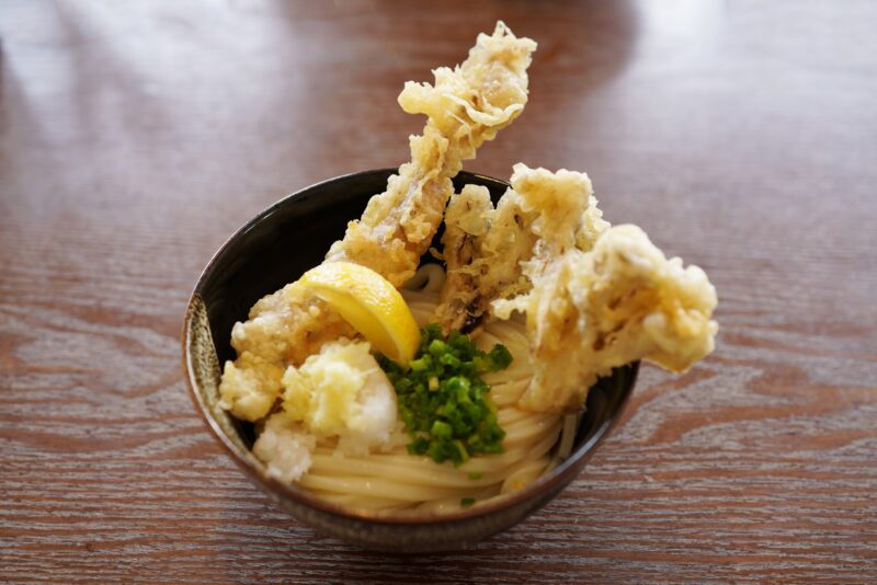 情熱うどん わらく – Passionate udon “WARAKU”