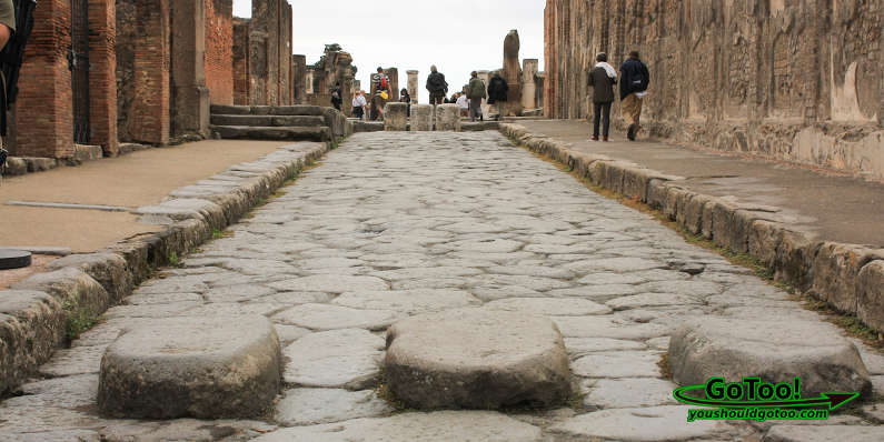 Pompeii, Italy • The Lost City